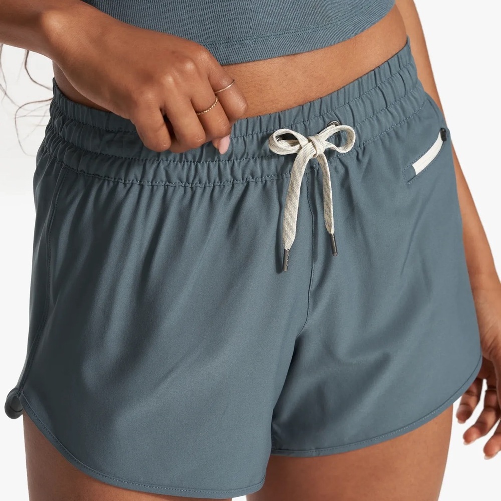 Vuori clementine shorts size XS 4”
